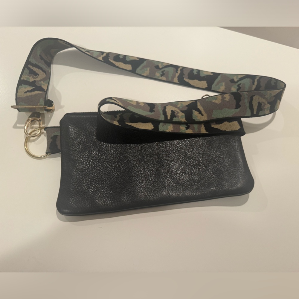 Crossbody purse